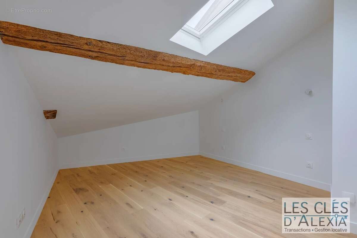 Appartement à SAINT-GENIS-LAVAL