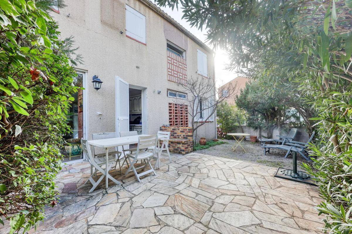 Appartement à SAINT-CYR-SUR-MER