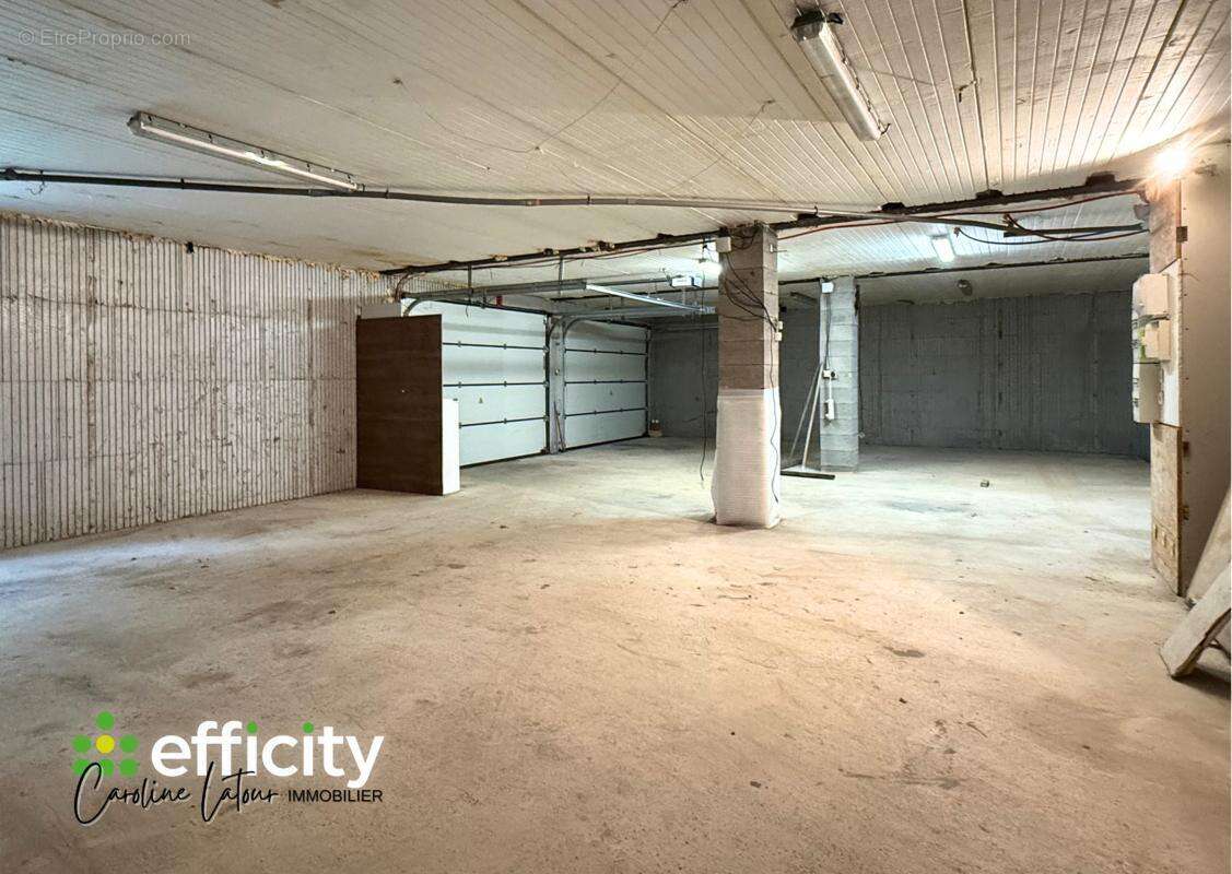 Maison à MARCILLY-LE-CHATEL