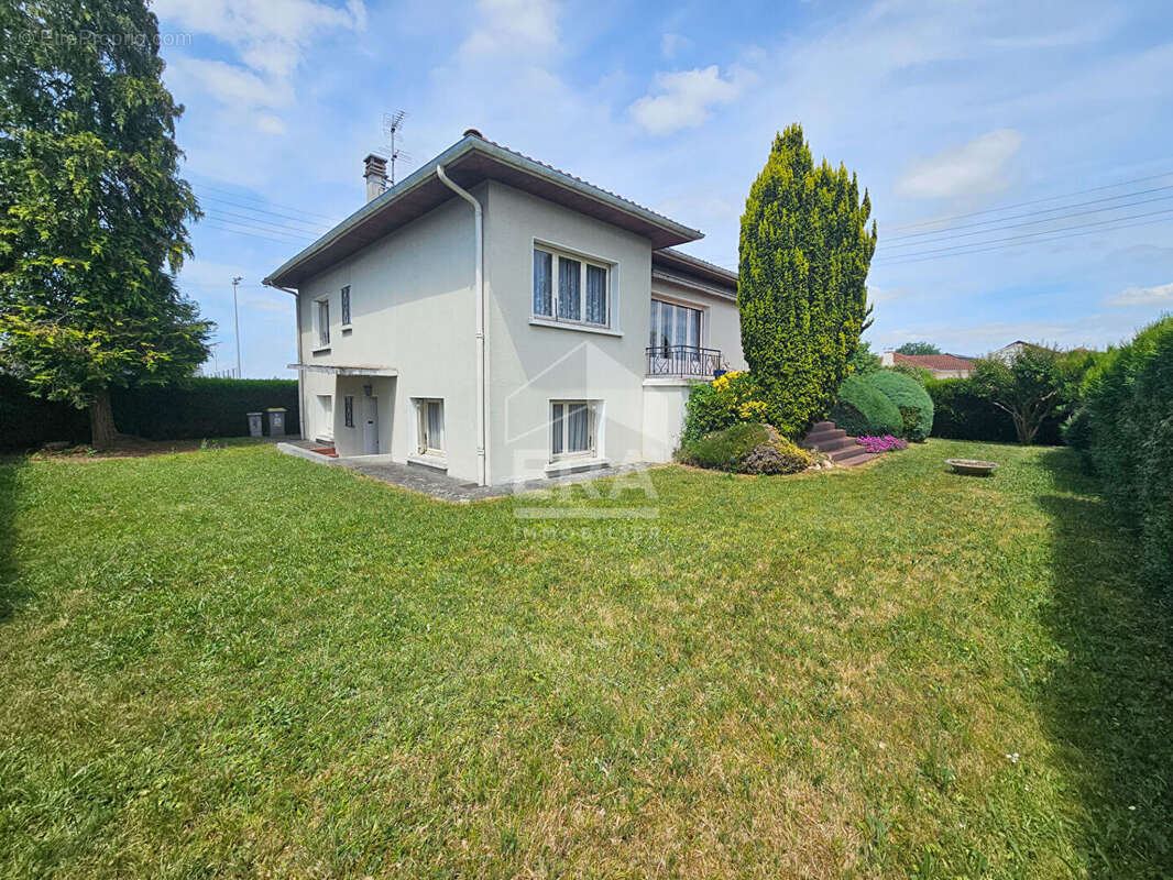 Maison à SOUES