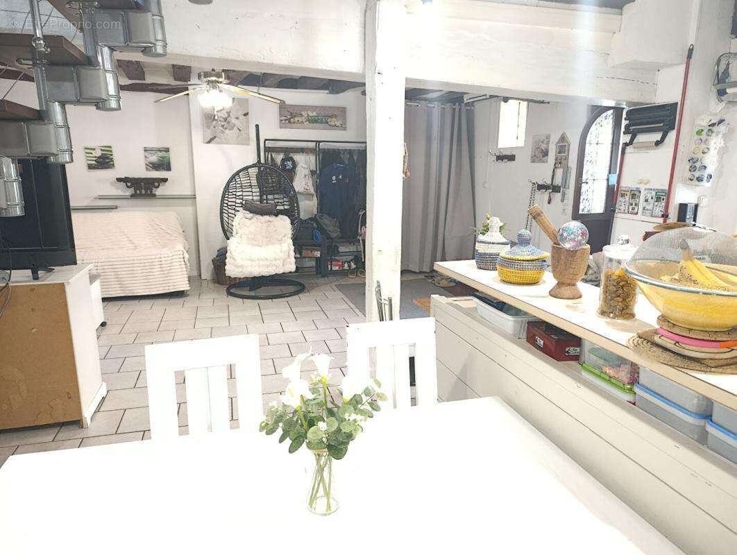 Maison à VARENNES-JARCY