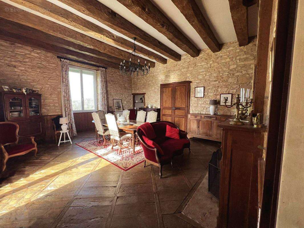 Maison à SAINT-GERMAIN-DES-PRES