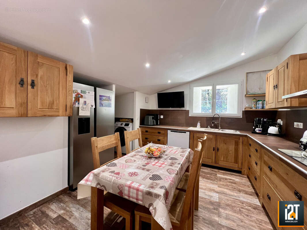 Maison à VEZENOBRES