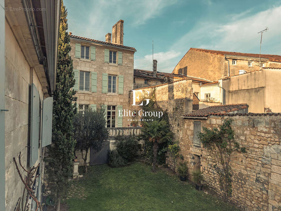 Maison à CHATEAUNEUF-SUR-CHARENTE