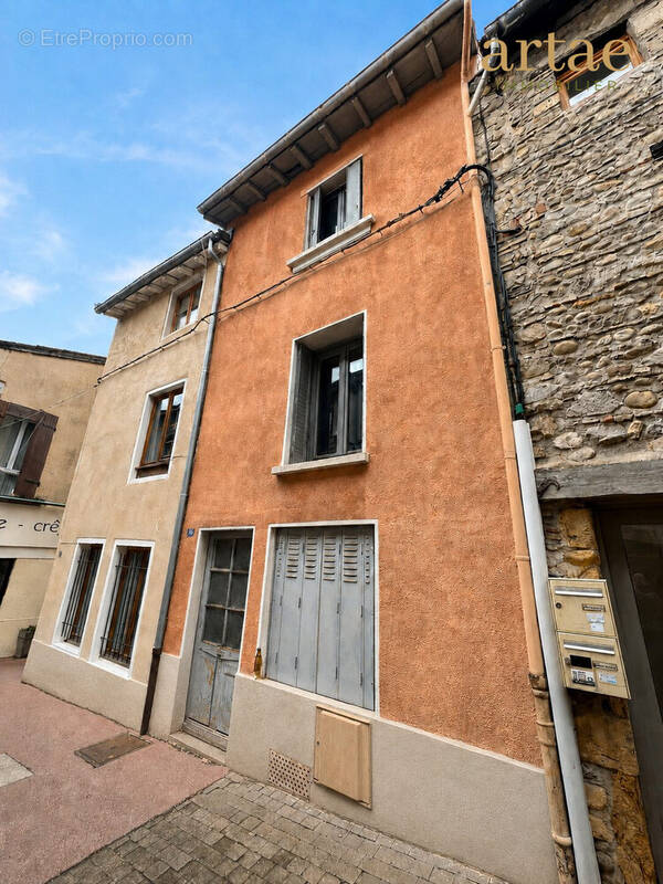 Appartement 20 m² à Saint-Genis-Laval  - photo 2