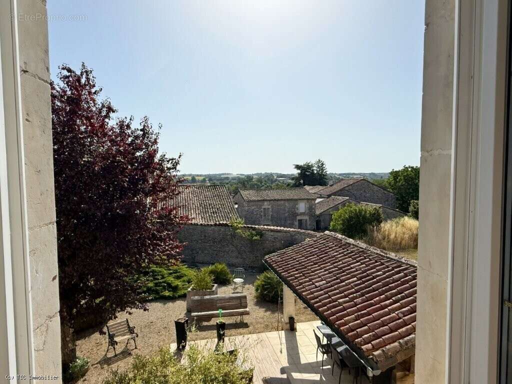 Maison à VERTEUIL-SUR-CHARENTE