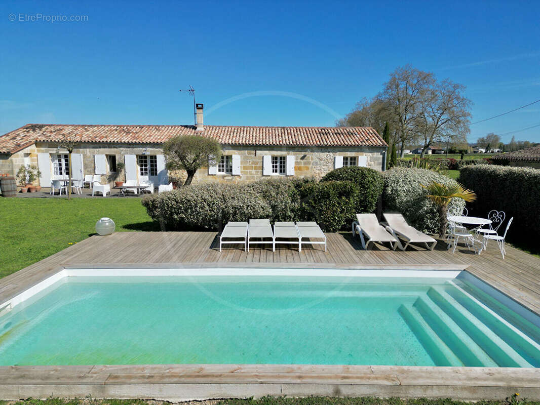 Maison à SAINT-EMILION