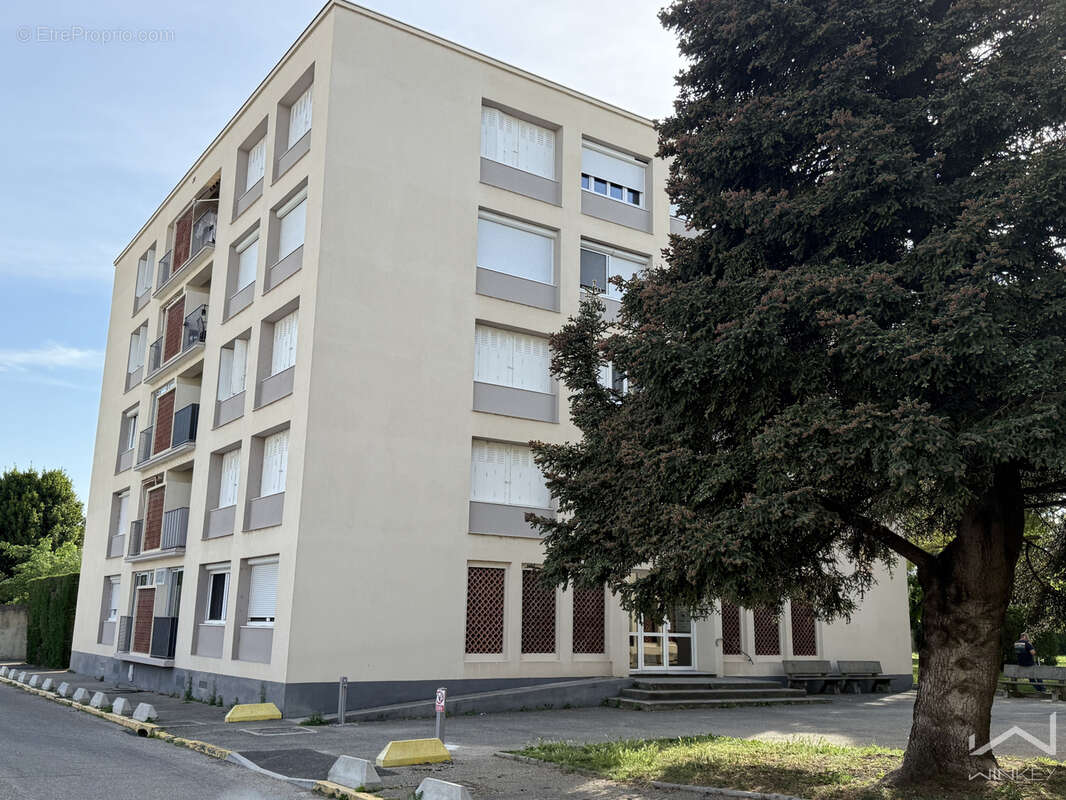 Appartement à PIERRELATTE