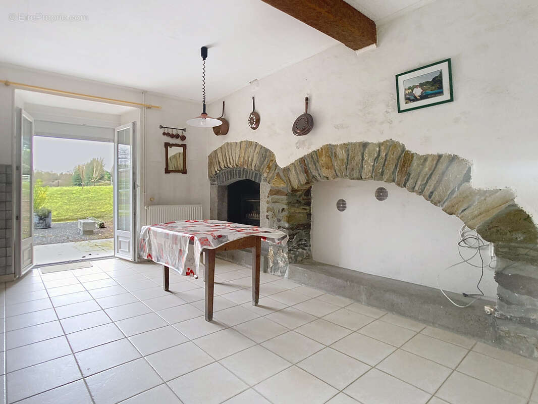 Maison à SAINT-GEORGES-MONTCOCQ