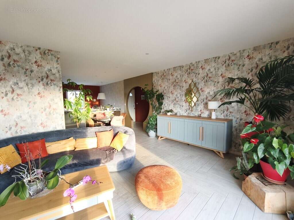 Maison à JARNAC-CHAMPAGNE