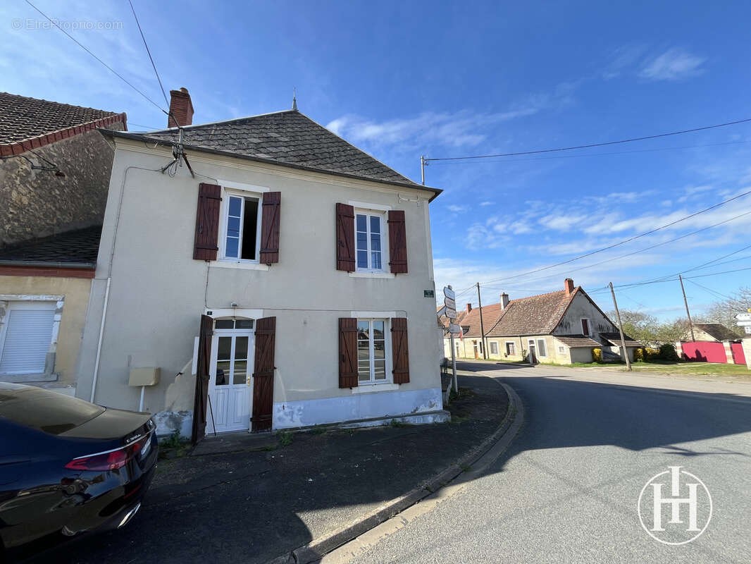 Maison à OUROUER-LES-BOURDELINS