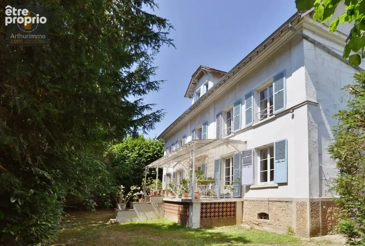 Maison à MANDRES-LES-ROSES