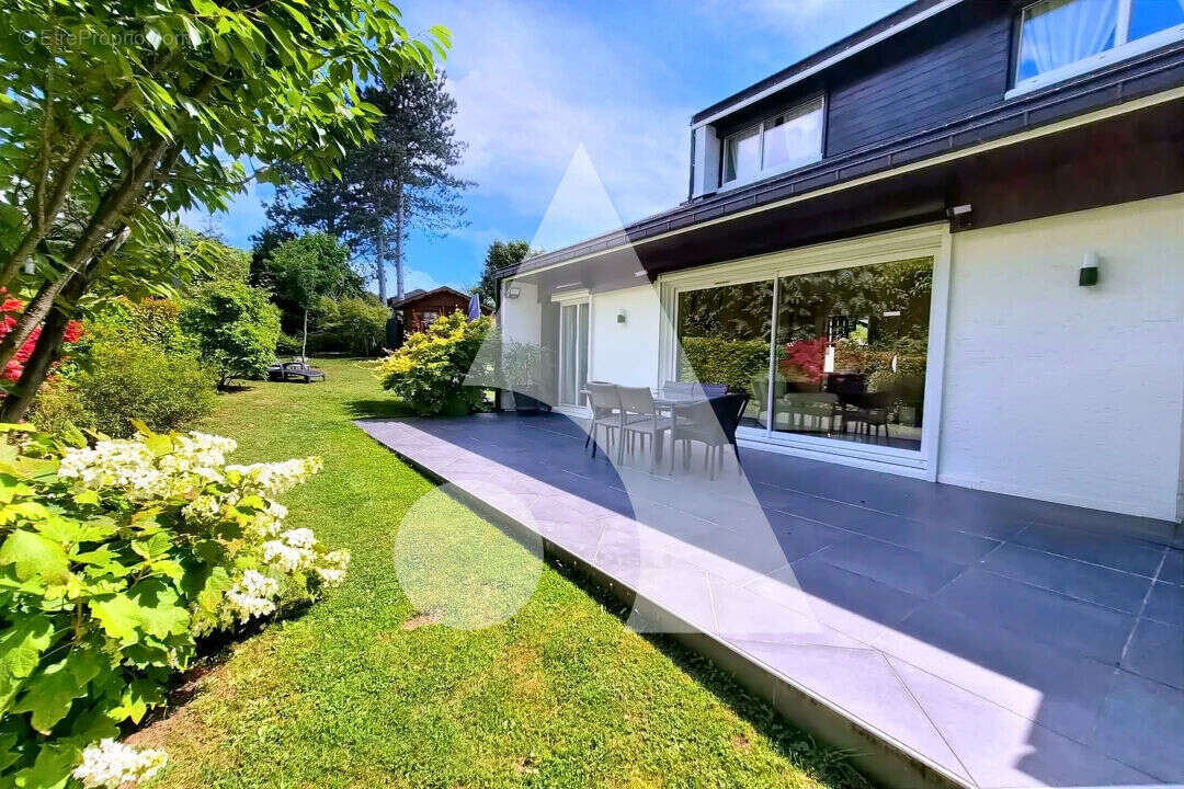 Maison  8 pièce(s) 140 m2 - photo 10