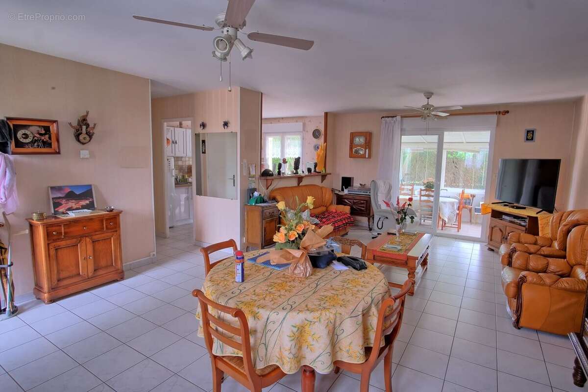COURSEULLES SUR MER - Maison plain-pied de 91m² - photo 4