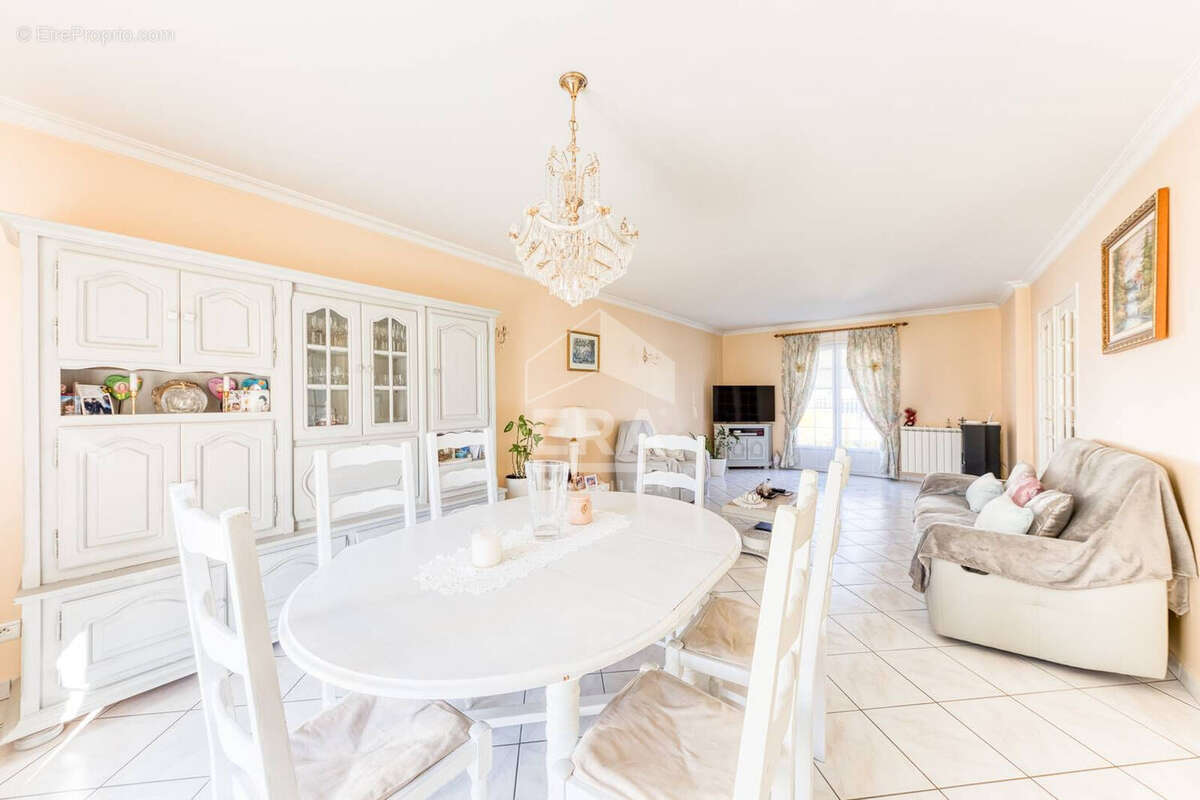 Maison à PONTAULT-COMBAULT