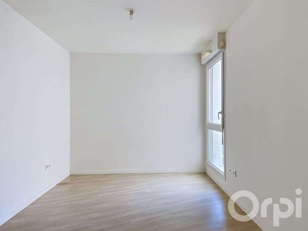 APPARTEMENT 2 PIECES - 40m2 - proche commerces - photo 7