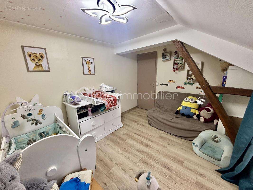 Maison à VILLEMANOCHE