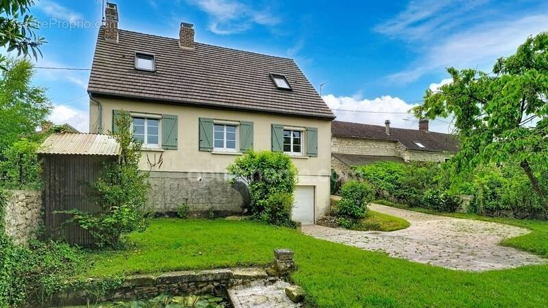 Maison à VERNEUIL-EN-HALATTE