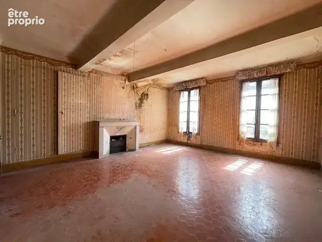 Trois logements à renover avec garages et caves - photo 1