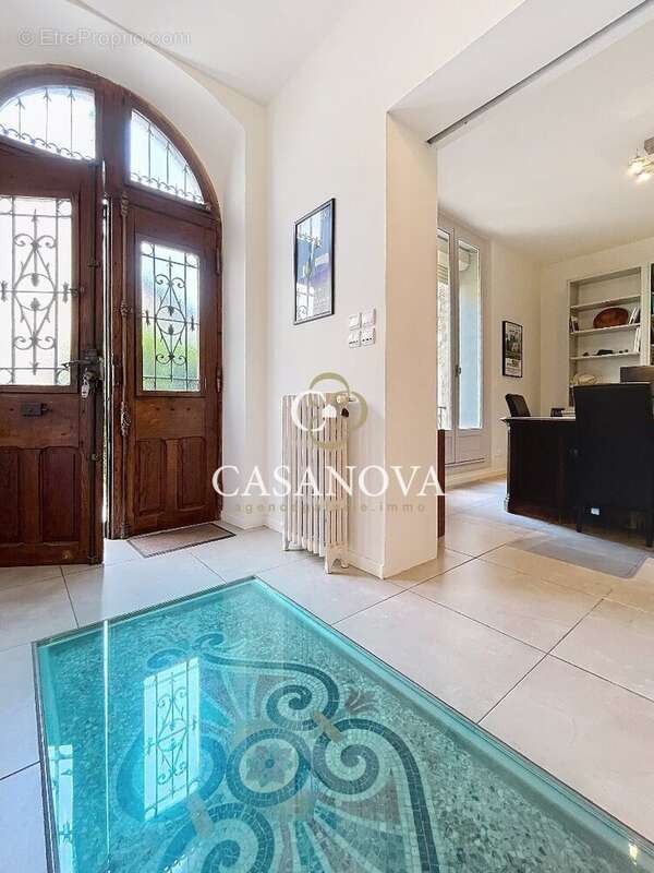 Maison à MONTPEYROUX