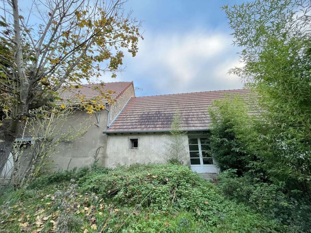 Maison à SAINT-PIERRE-LES-ETIEUX