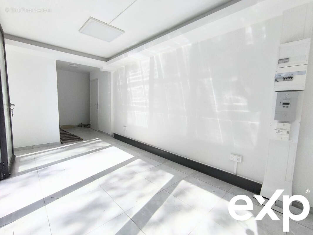 Commerce à SAINT-PIERRE