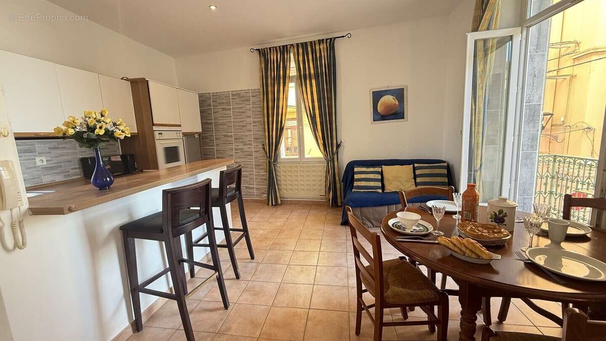 Appartement à VALLAURIS