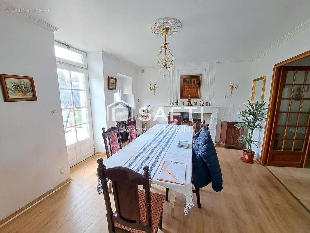 Maison 155 m² à Mirambeau  - photo 7