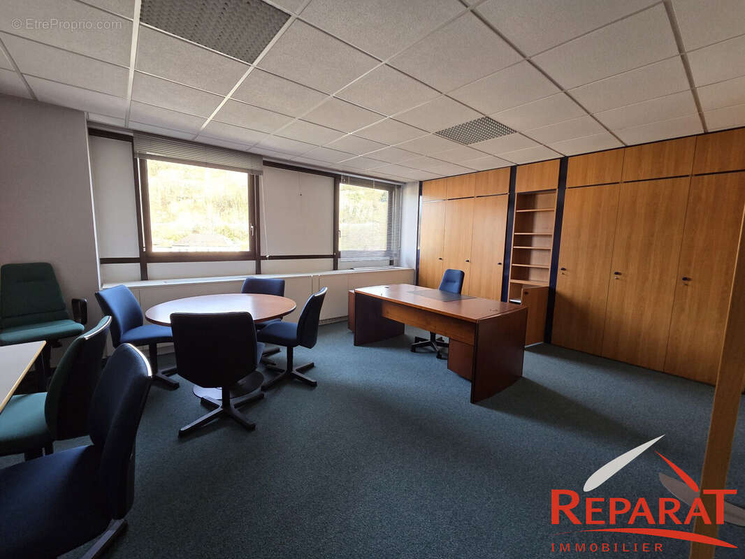 Commerce à SAINT-BONNET-AVALOUZE