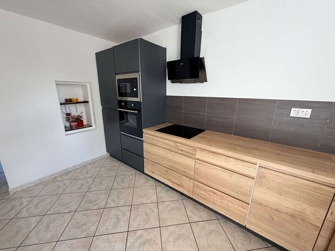 Maison de village L'isle d'Abeau 5 pièce(s) 121 m2 - photo 5