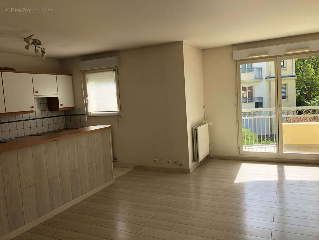 Appartement à BUC