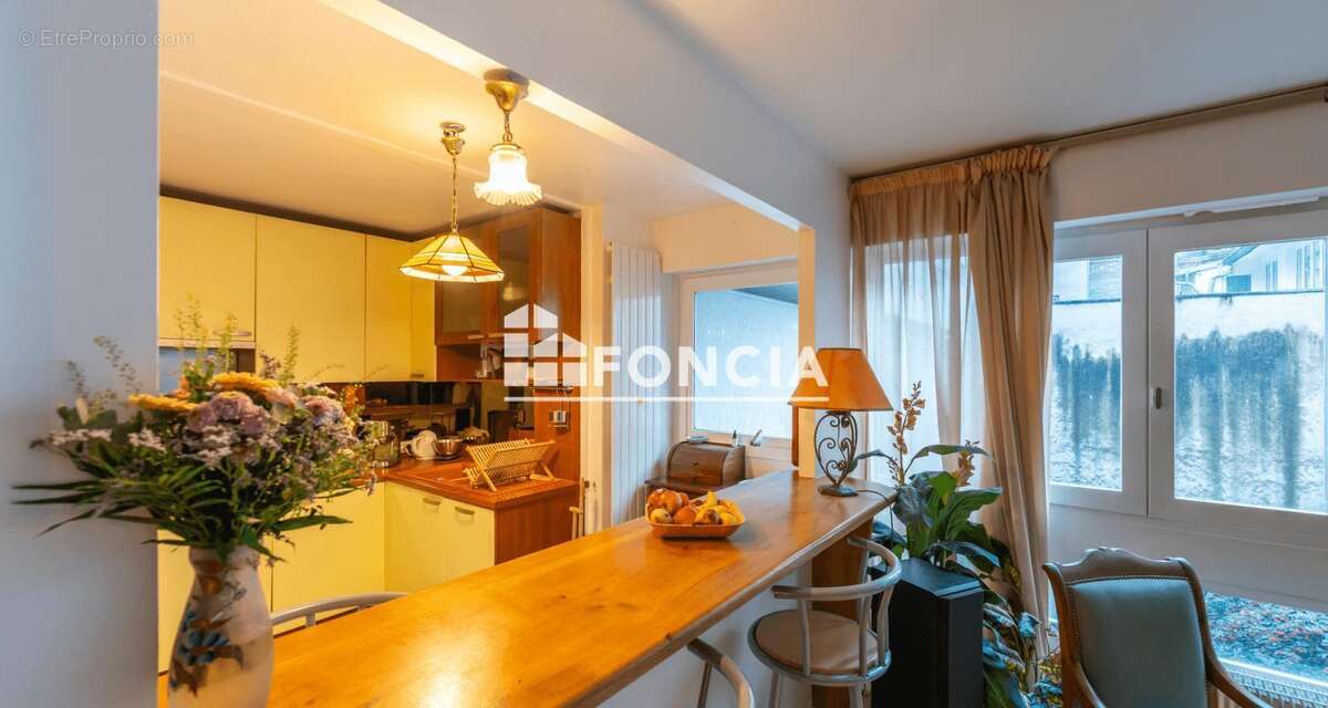 Appartement à PARIS-17E