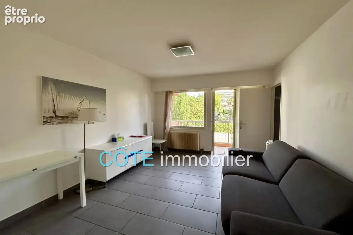 Appartement 1 pièce 24 m² à vendre à Antibes (06160) - photo 2