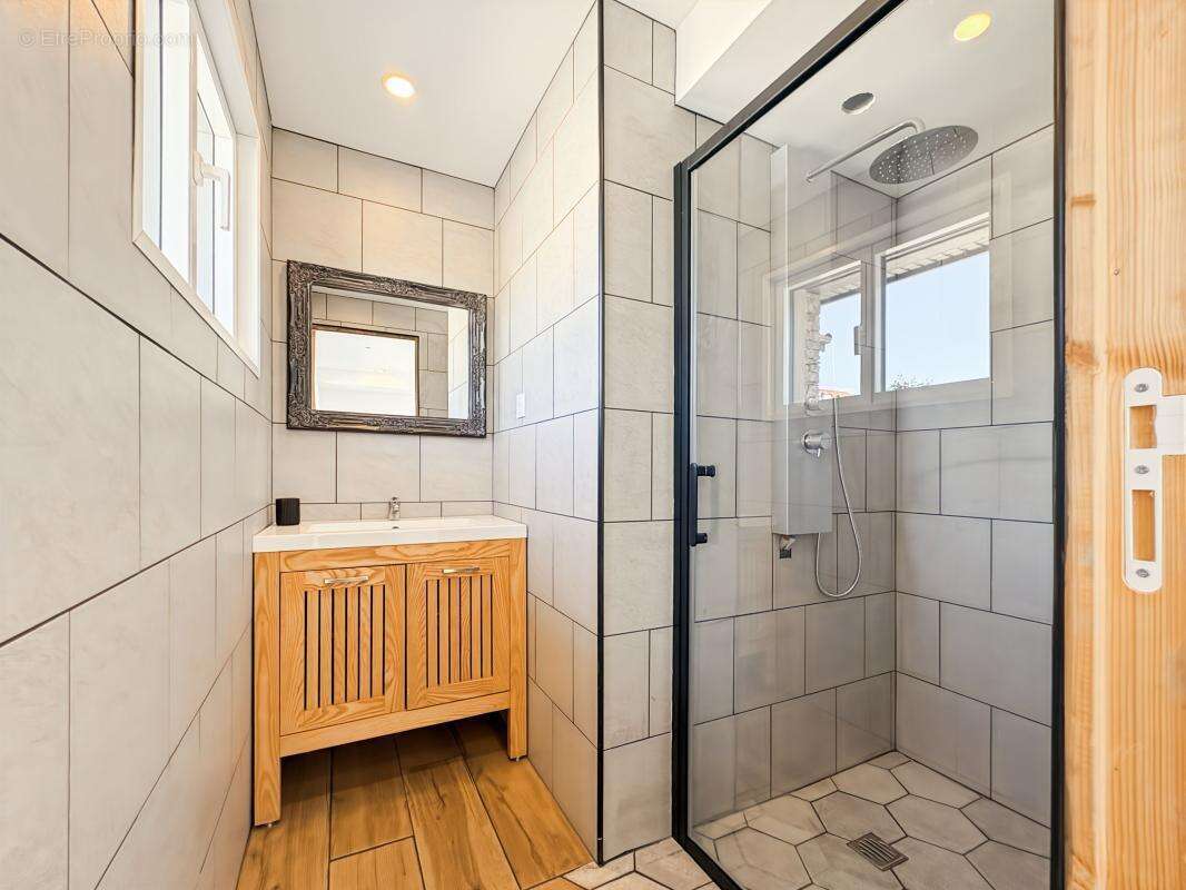 Maison rénovée de plain-pied avec piscine - 4 chambres - Livron-sur-Drôme - photo 13