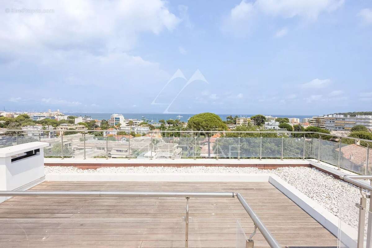 Splendide villa contemporaine rénovée  de 320 m² située dans un domaine privé - photo 15