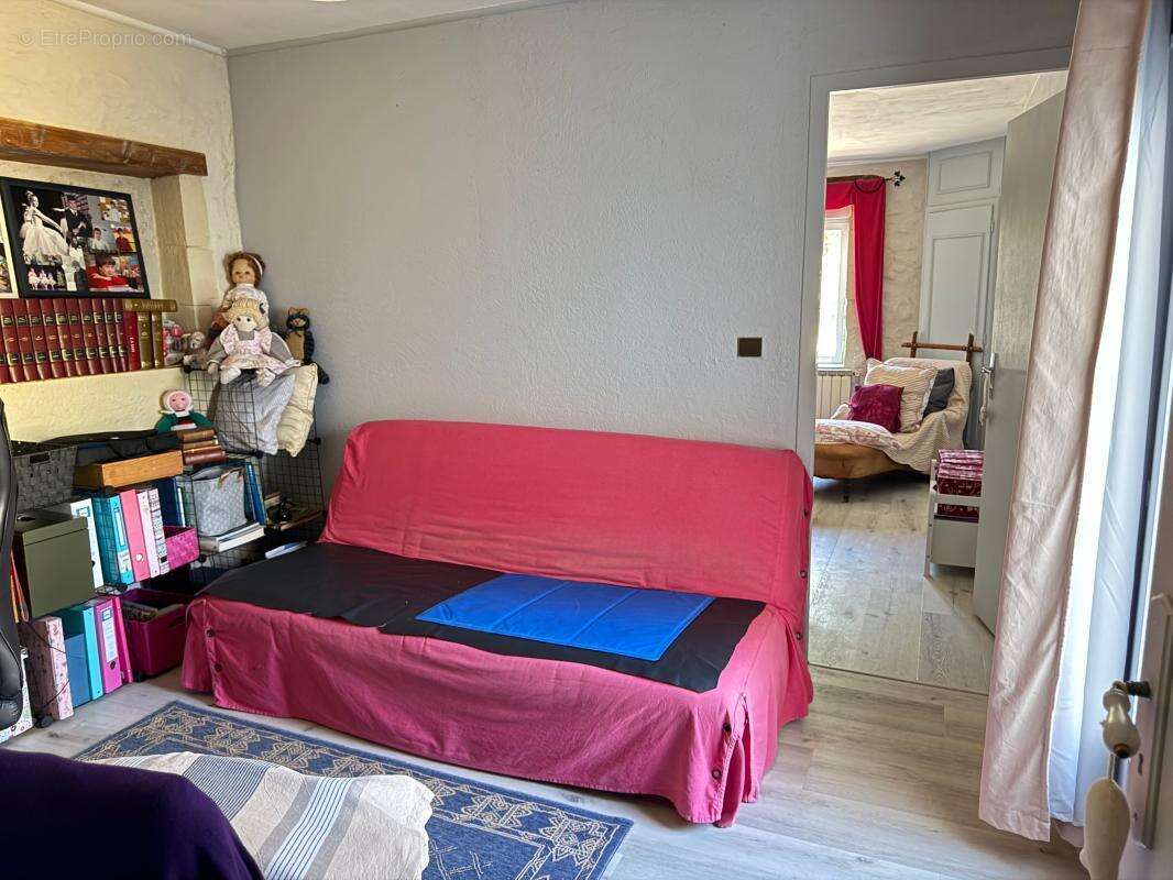 SAINT LAURENT DE LA PREE - Maison de charme en centre bourg - photo 10
