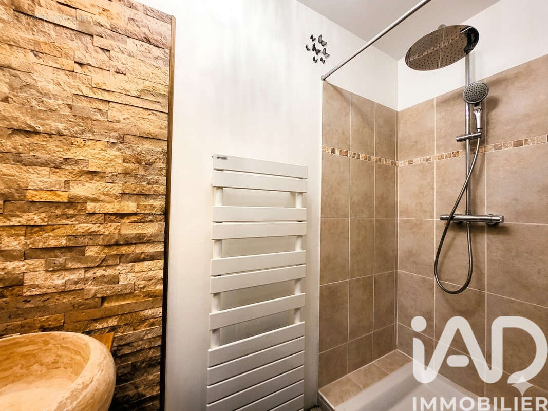 Photo 9 - Appartement à GENNEVILLIERS