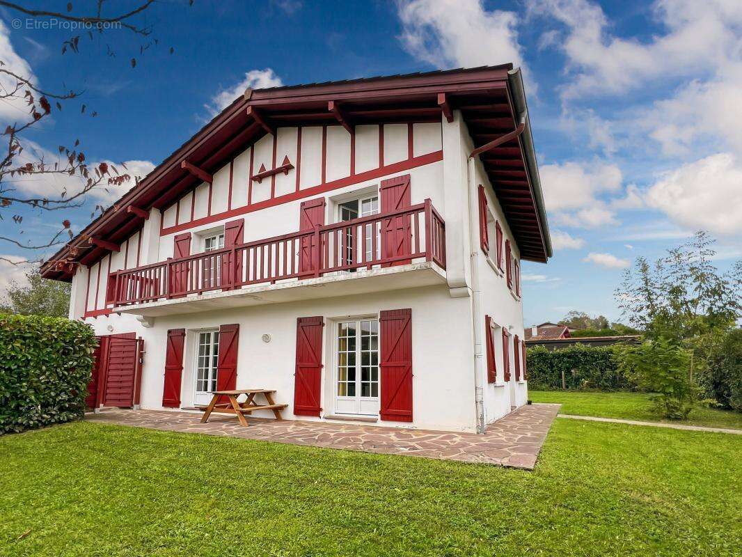 Maison à SAINT-PEE-SUR-NIVELLE