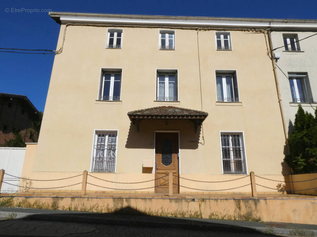 Maison à CHAMBOST-LONGESSAIGNE
