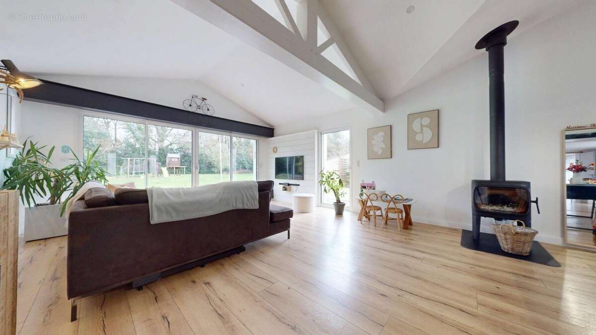 Maison à GROSBREUIL