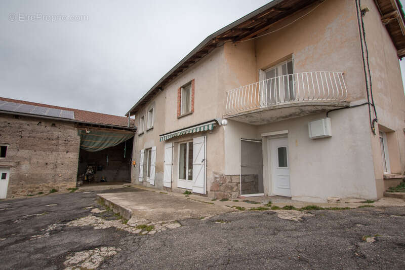 Dpt Rhône (69), à vendre AVEIZE,  Ferme, 4 chambres et nombreuses dépendances - photo 11