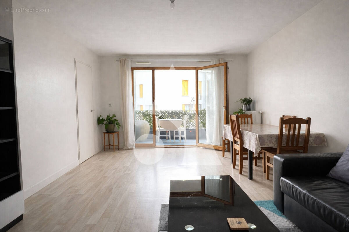 Appartement à L'ILE-SAINT-DENIS