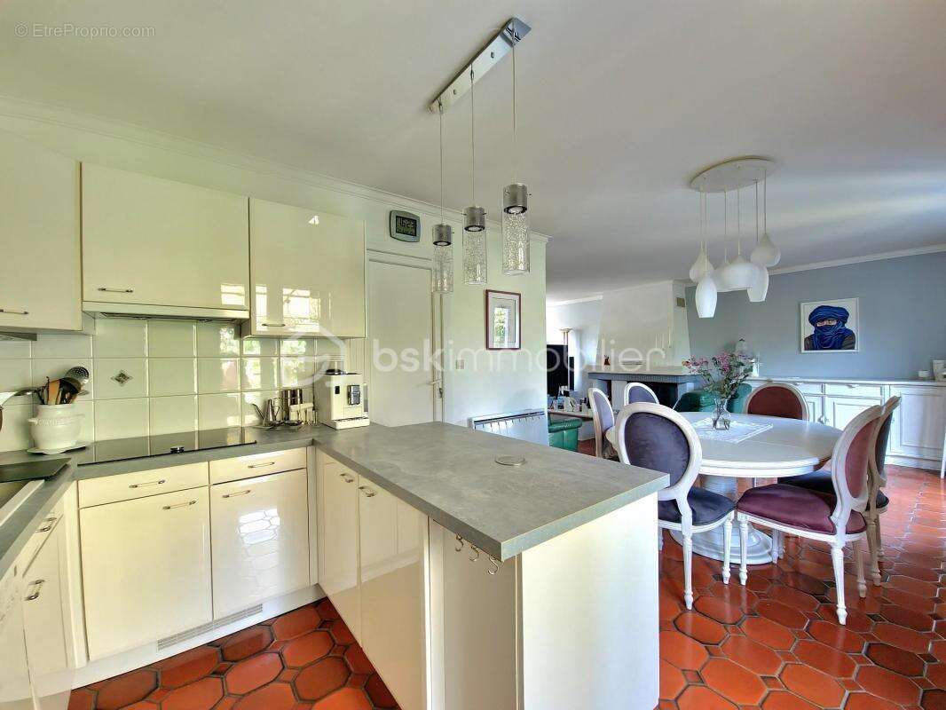 Maison familiale de charme – 153 m² habitables – 170 m² utiles – quartier recherché de la haie bertrand - photo 12