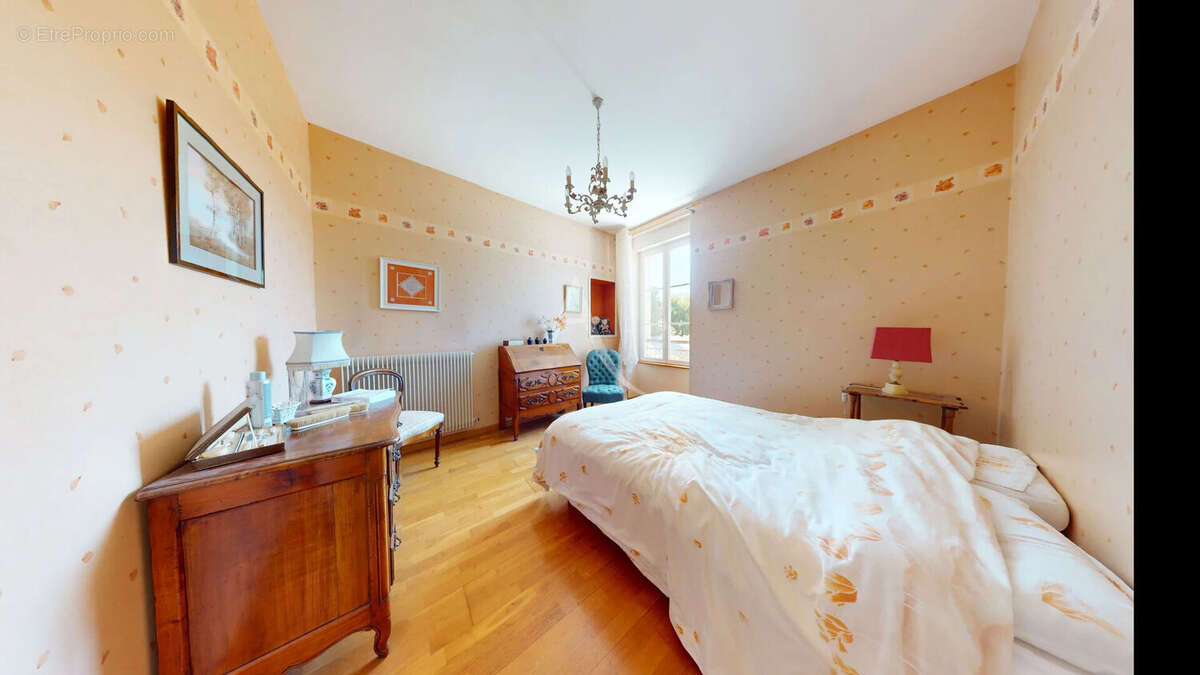 Maison familiale 8 pièces - 206 m2 - Centre ville de Neuville-aux-bois - photo 10
