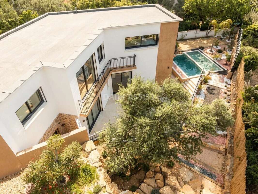 Maison Neuve Vue Dégagée Saint Cyr sur Mer - photo 2