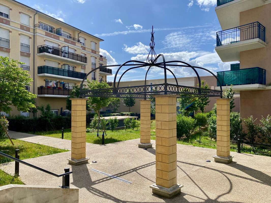 Appartement à LE BLANC-MESNIL