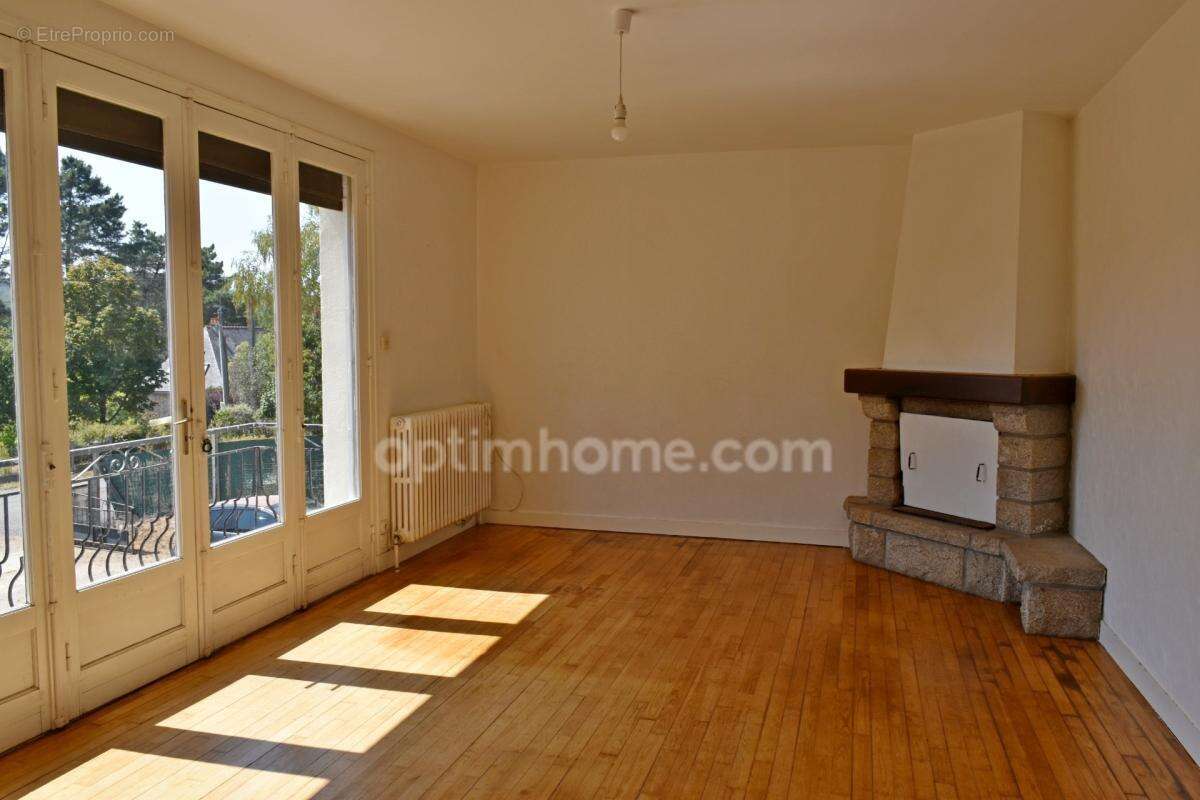 MISSIRIAC – Maison familiale 4 chambres, sous-sol complet et hangar - photo 3