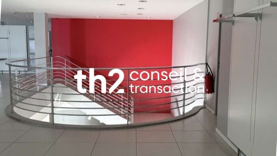 Commerce 395 m² à Saint-Lo  - photo 4