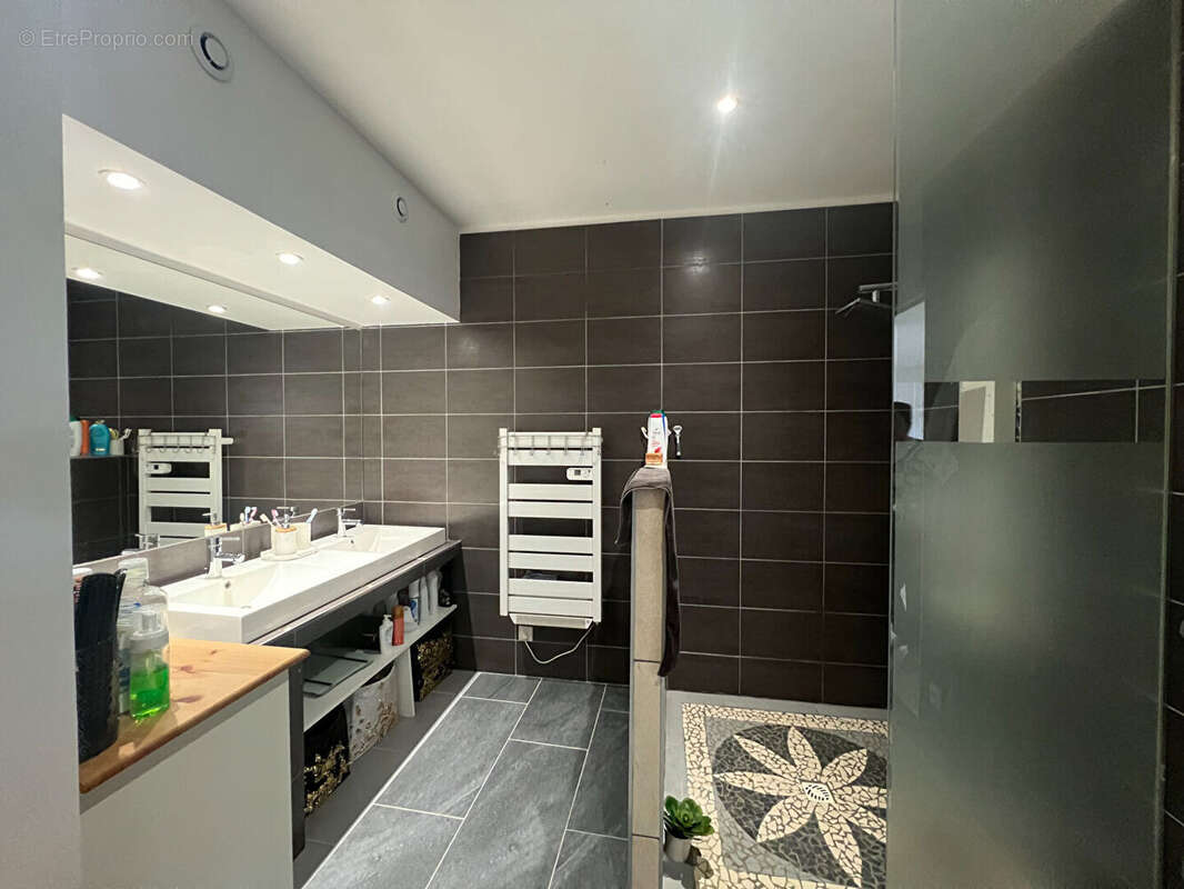 Maison à SAINT-VICTOR