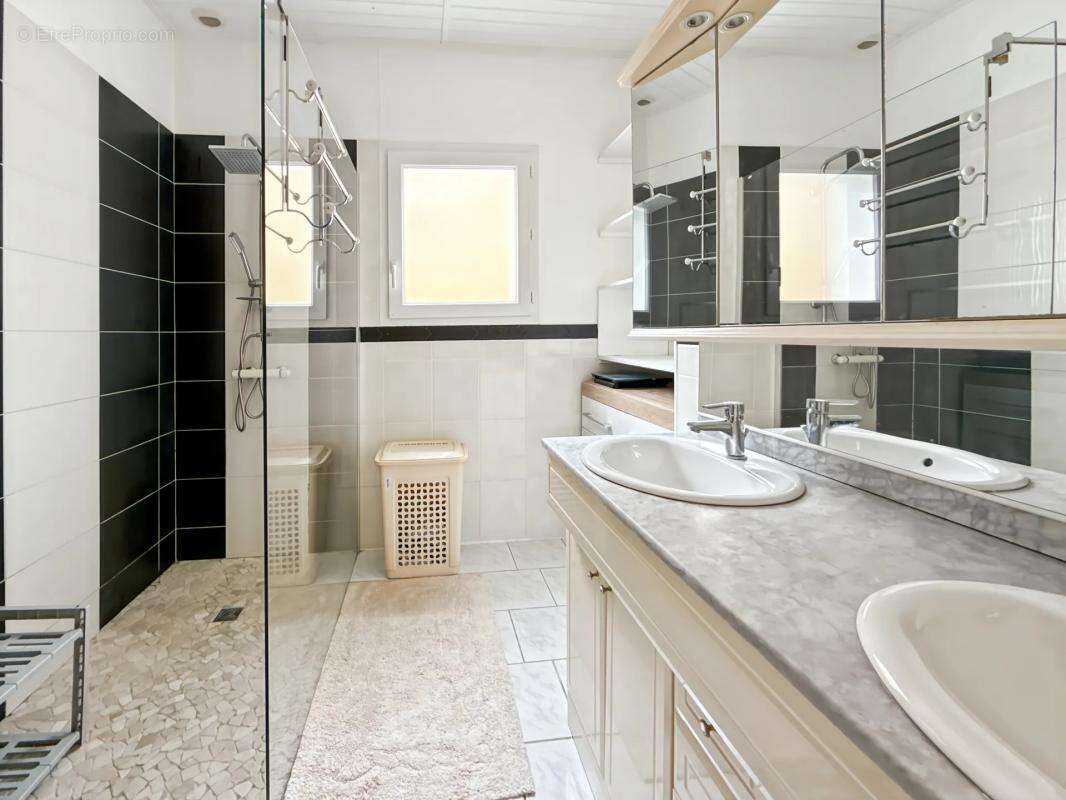 Maison à TALMONT-SAINT-HILAIRE